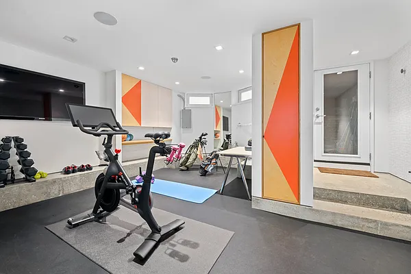 Sold by Douglas Elliman | media 22