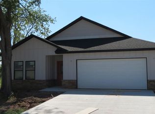824 N Lewis St, Stillwater, OK 74075