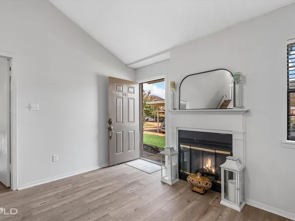 3636 Greenacres Place Dr APT 121, Bossier City, LA 71111