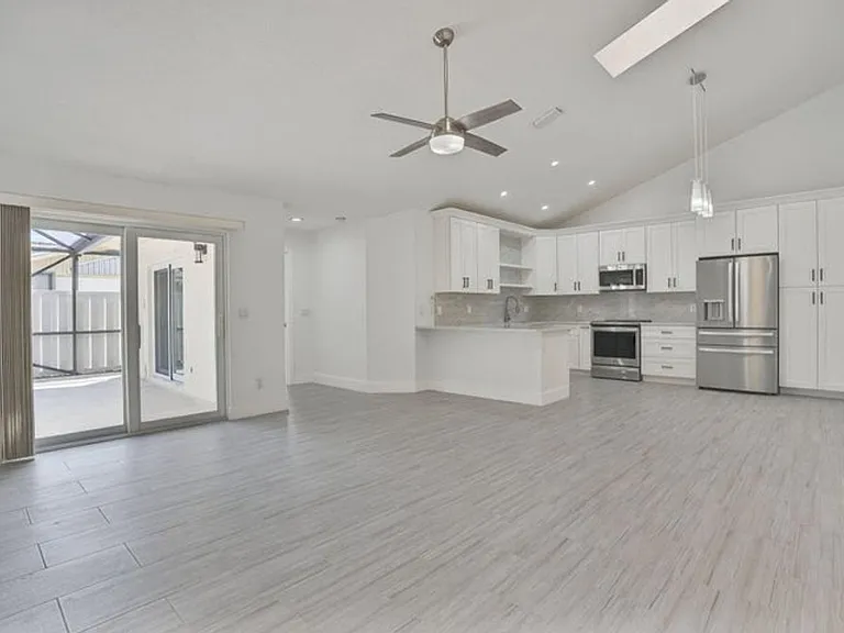 5230 Woodruff Ln — Photo 11
