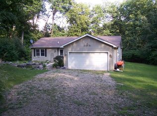 28 Leisure Dr, Putnam, IL 61560