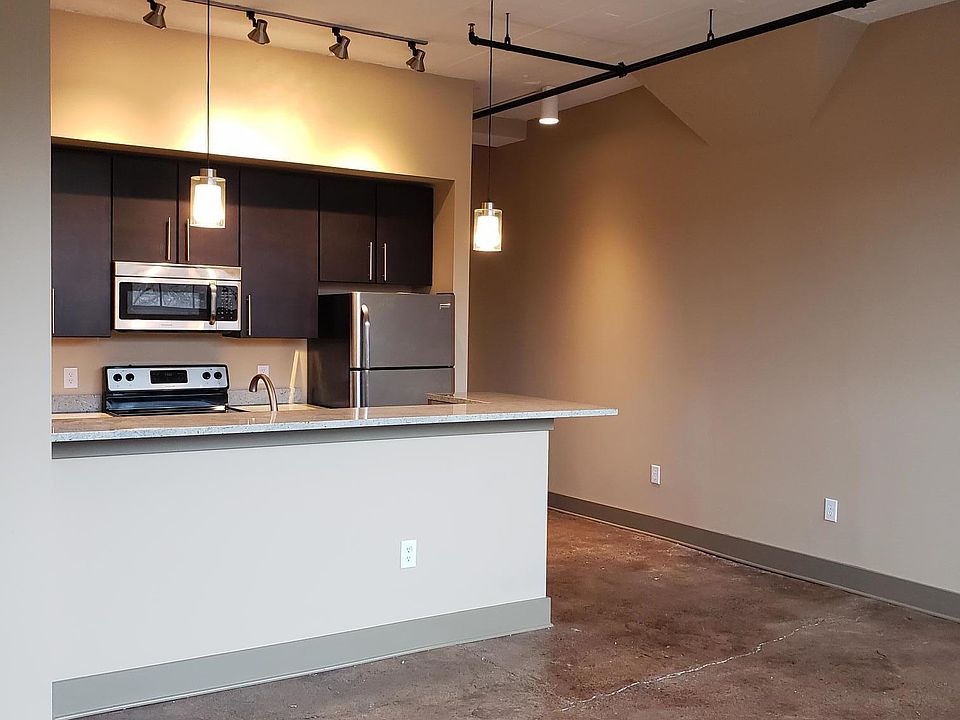 2nd image of 806 Wasena Ave SW APT 209