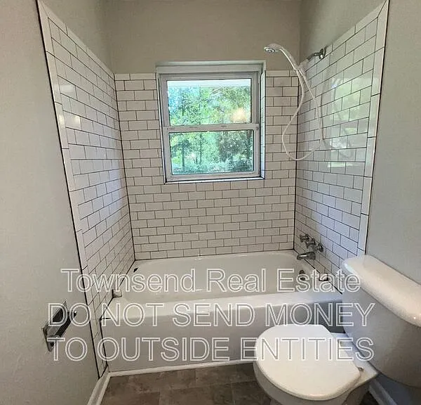 2904 Collingwood St — Photo 12