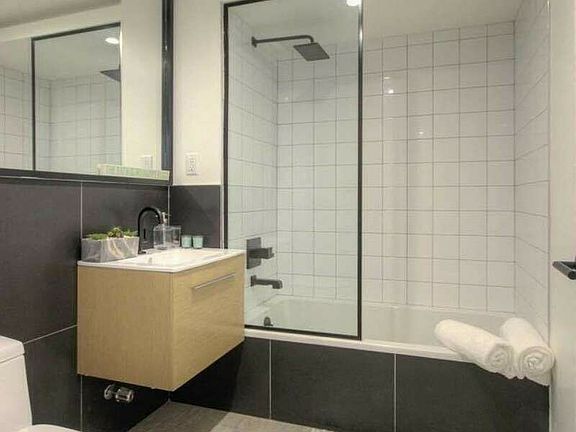 4th image of 10 Lexington Ave APT 3G