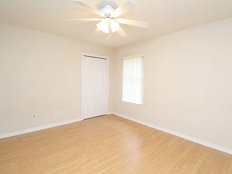 4150 Oak Pointe Dr — Photo 16