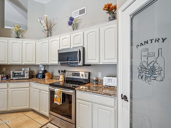 5th image of 3717 E SANDWICK Drive