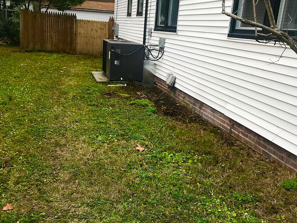 1st image of 1708 Leckie St