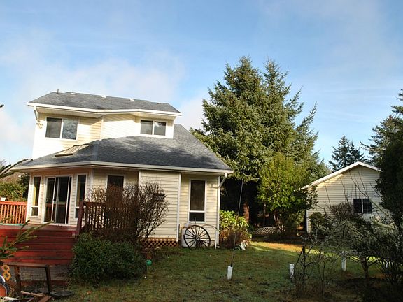 4th image of 646 Skamokawa Ct SE