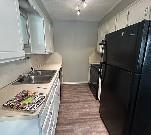 4th image of 3925 Eastwood Dr #B