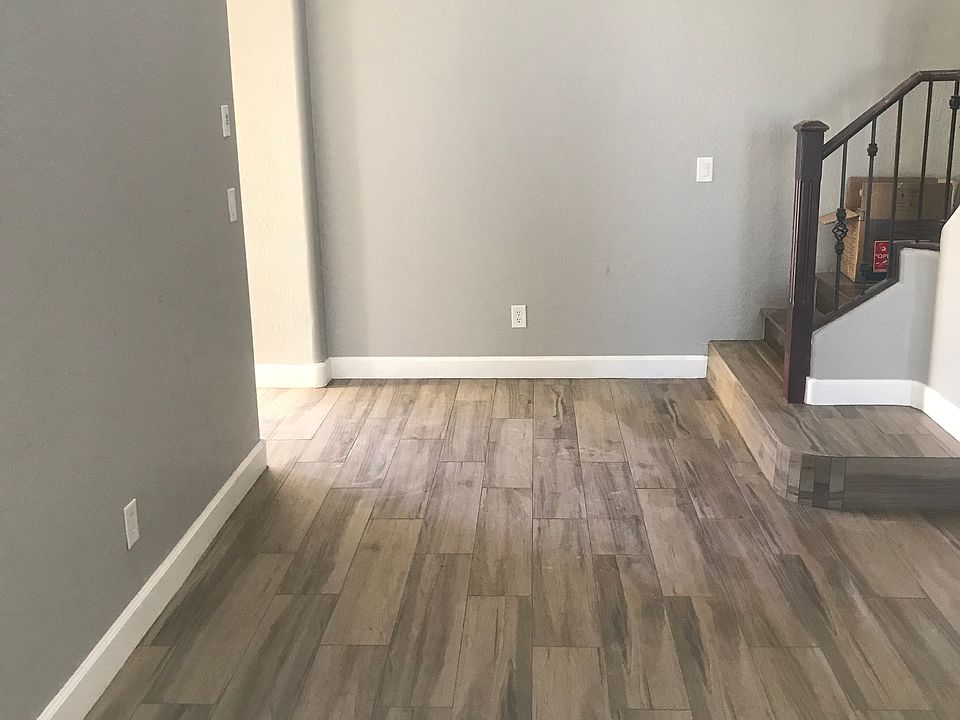 1st image of 4285 N Sentinel Dr