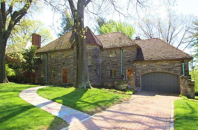 1st image of 54 Hoodridge Dr