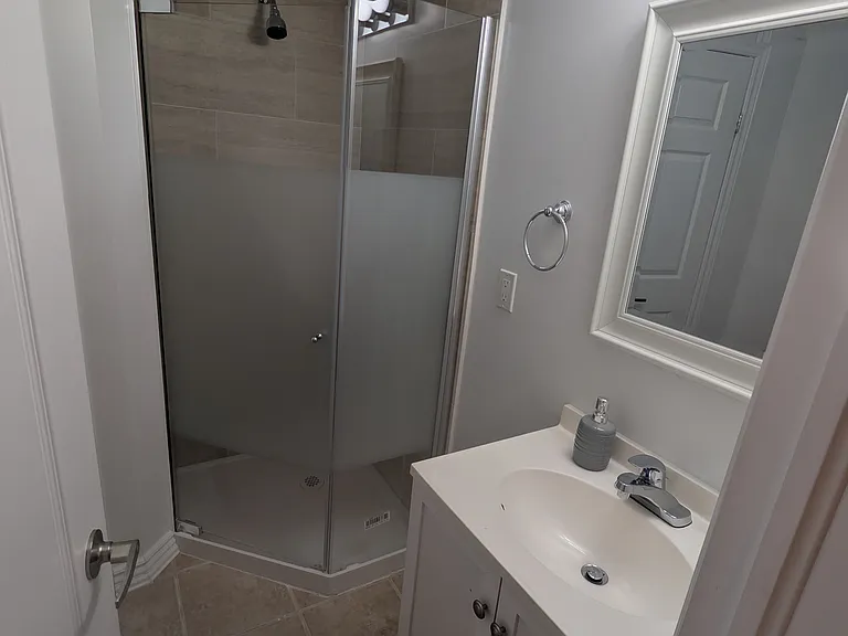 Southwoods Cres — Photo 3