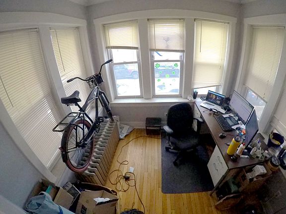 3rd image of 2641 W Ainslie St #E1