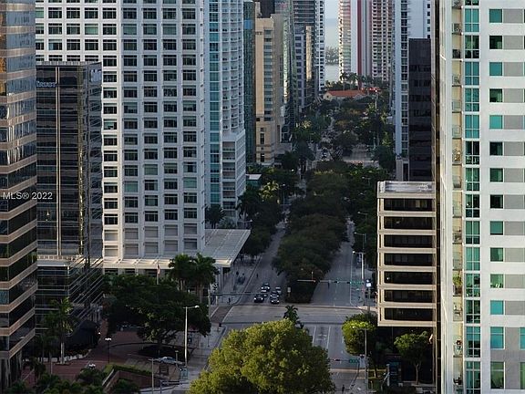 4th image of 1435 Brickell Ave #3106