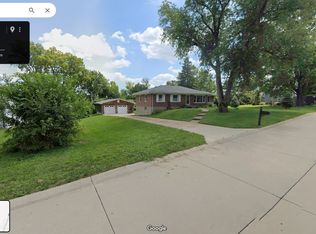 4132 Banks Rd, Saint Ann, MO 63074