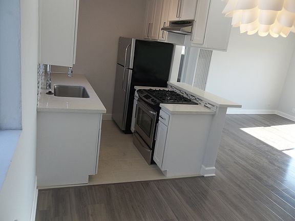 5th image of 3125 Carlyle St APT 31