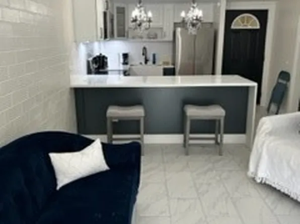 2106 Kanawha Blvd E APT 221, Charleston, WV 25311