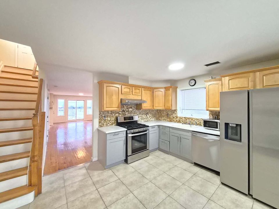 1st image of 475 Father Capodanno Blvd #1