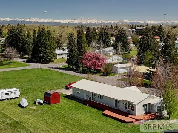 137 Spruce St, Ashton, ID 83420