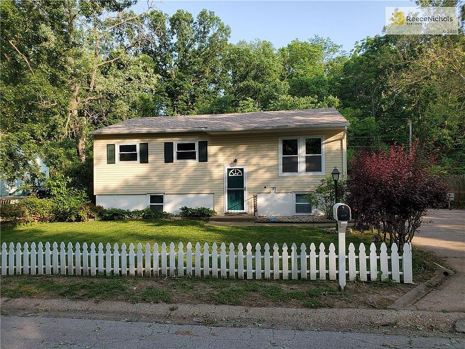 1st image of 16217 E Elm St