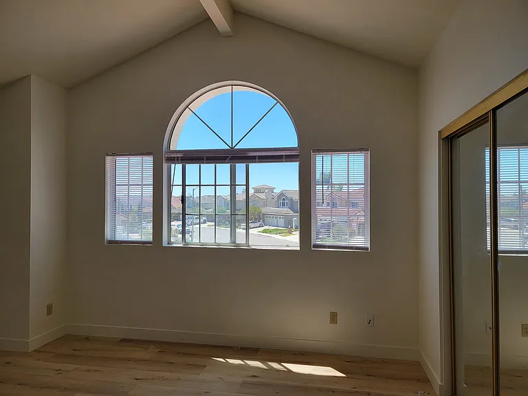 1 Arch Bay — Photo 14