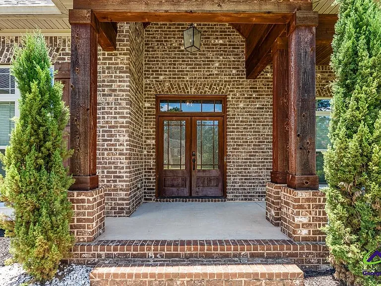 1052 Chattahoochee Dr — Photo 3