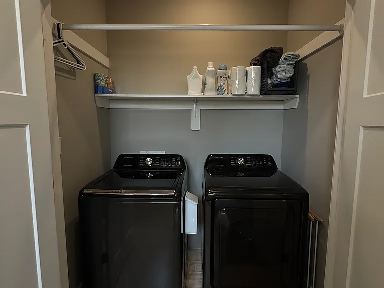 921 Laurel St — Photo 14