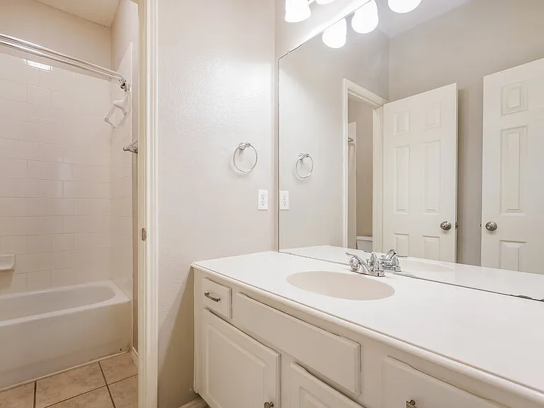 10201 Jessica St — Photo 15