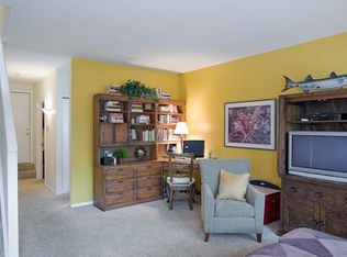 1218 W School St, Chicago, IL 60657