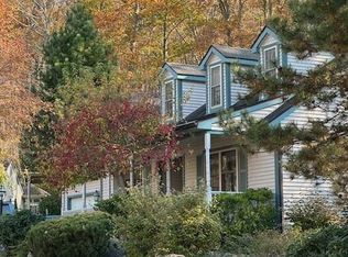 1 Mulberry Ln #1, Niantic, CT 06357