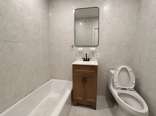 Bathroom, photo 1