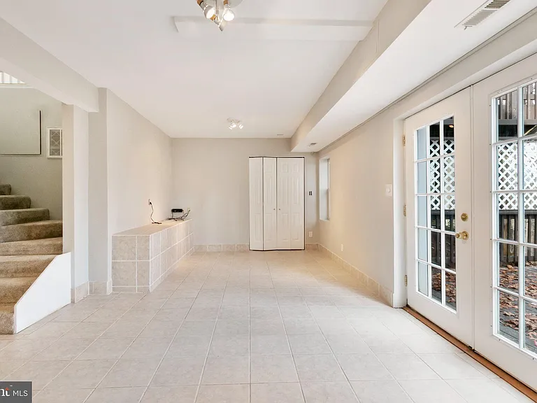 6341 Dogwood Pl — Photo 3