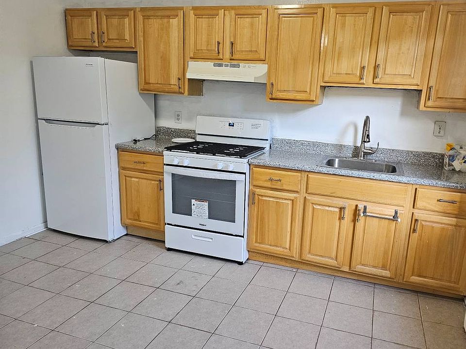 1st image of 8825 179th St #1