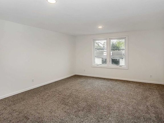 3rd image of 43-53 Mineola Ave #456