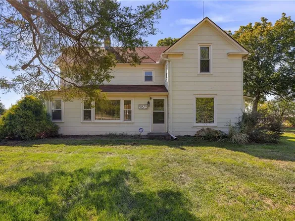 9875 W 283rd St, Louisburg, KS 66053