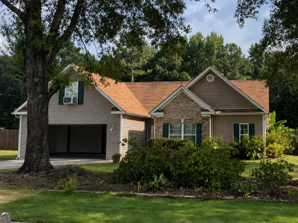 30 Oakbrook Ln, Covington, GA 30016