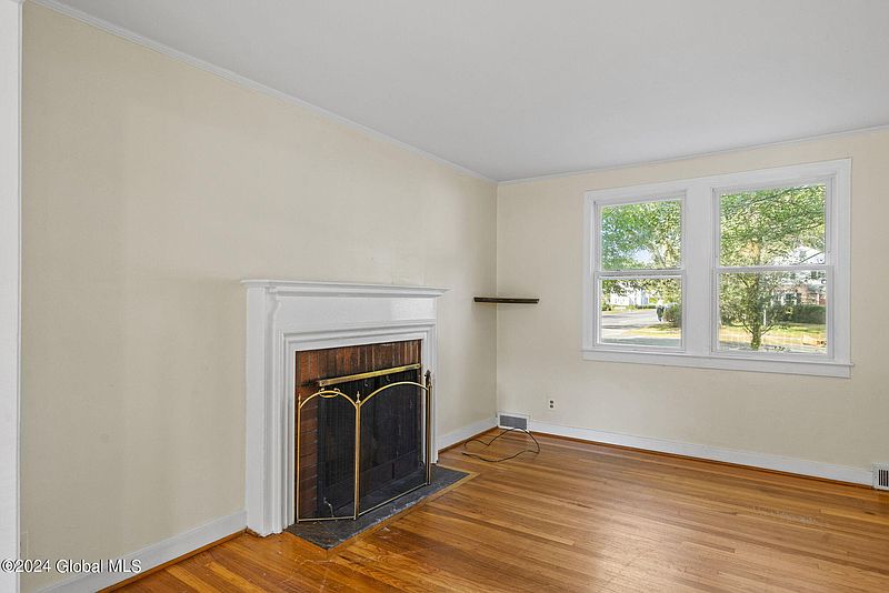 4th image of 177 Brevator Street
