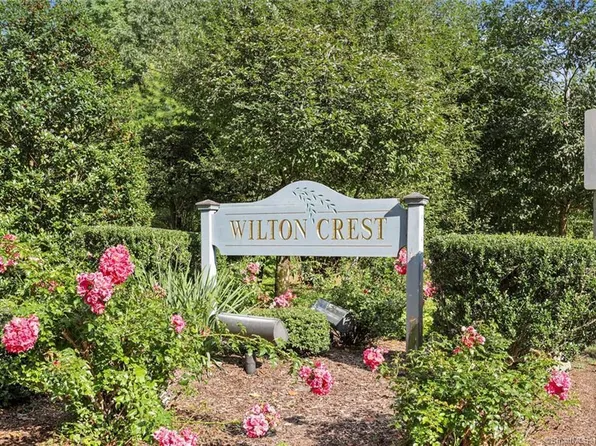 16 Wilton Crest #16, Wilton, CT 06897