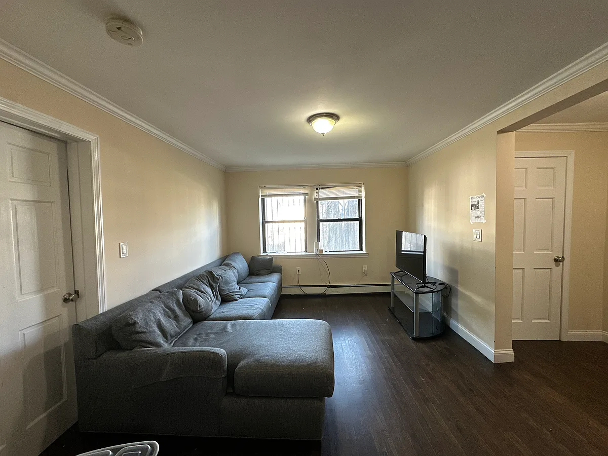 Building Photo - 435 Walnut Ave #A