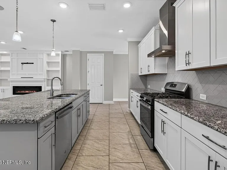 187 Beale Ave — Photo 10