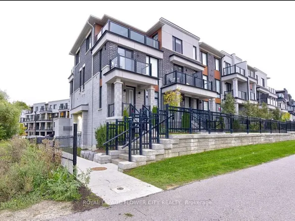 70 Knotsberry Cir #52, Brampton, ON L6Y 6G1