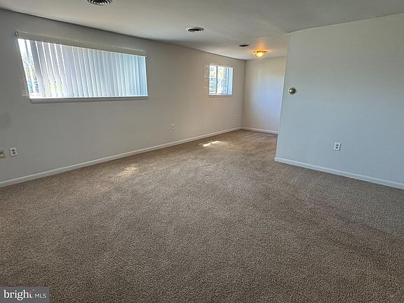3rd image of 3876 Shadywood Dr #8