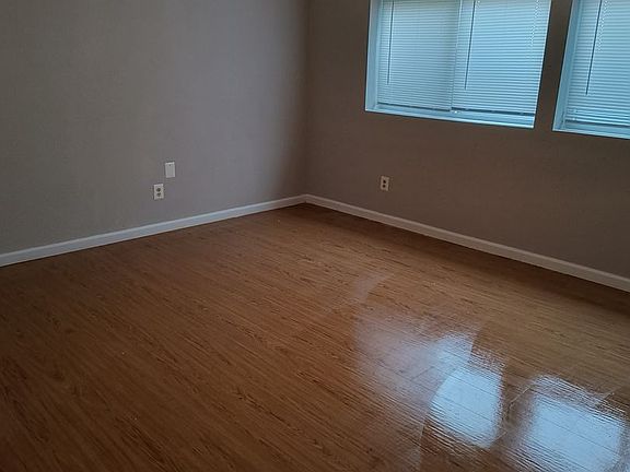 2nd image of 724 N Maple St #2