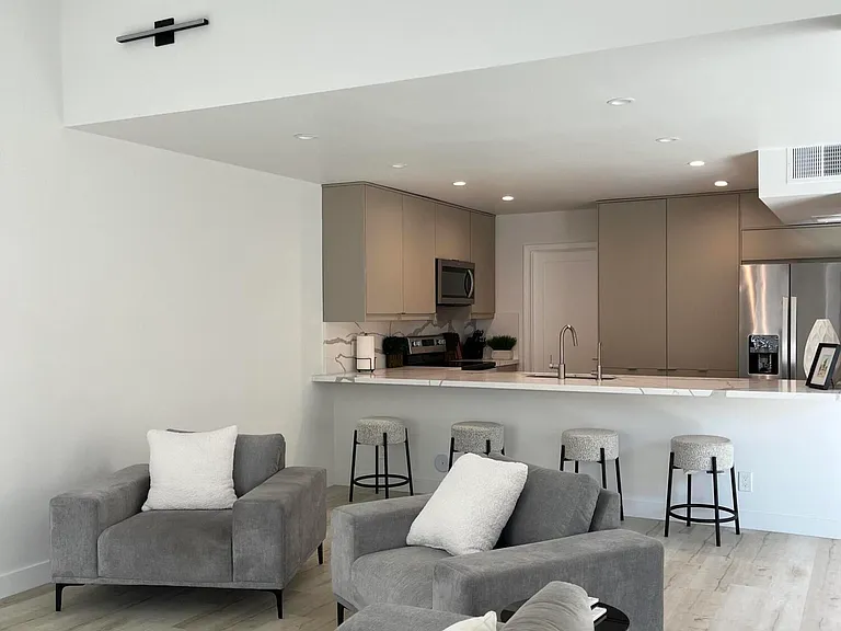 5651 N 79th St #6 — Photo 35