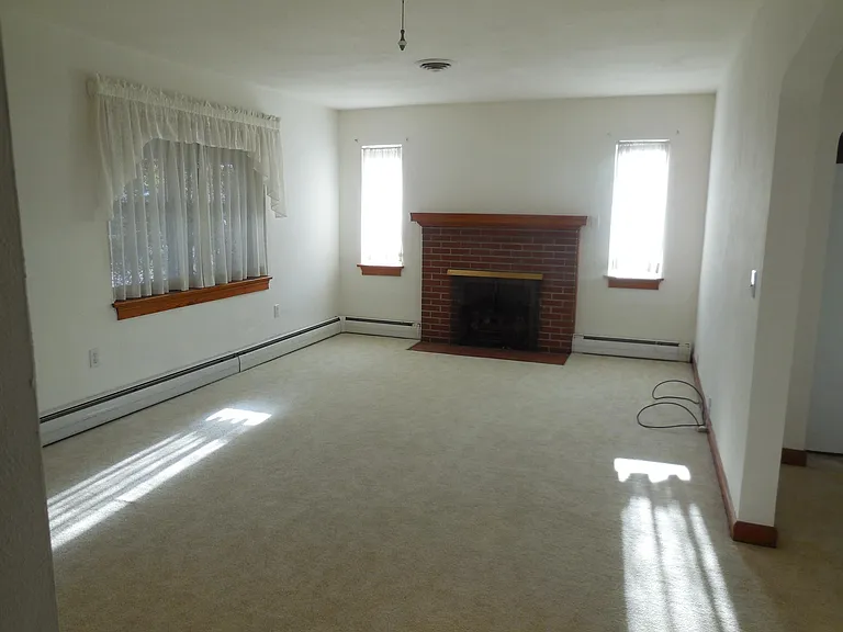 1423 Old Ford Rd — Photo 6