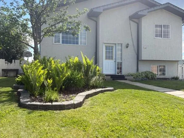 121 N Mink Creek Rd, Whitecourt, AB T7S 1C9