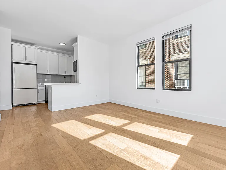217 Central Park N #15 — Photo 2