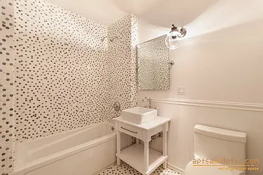 Rented by aptsandlofts.com