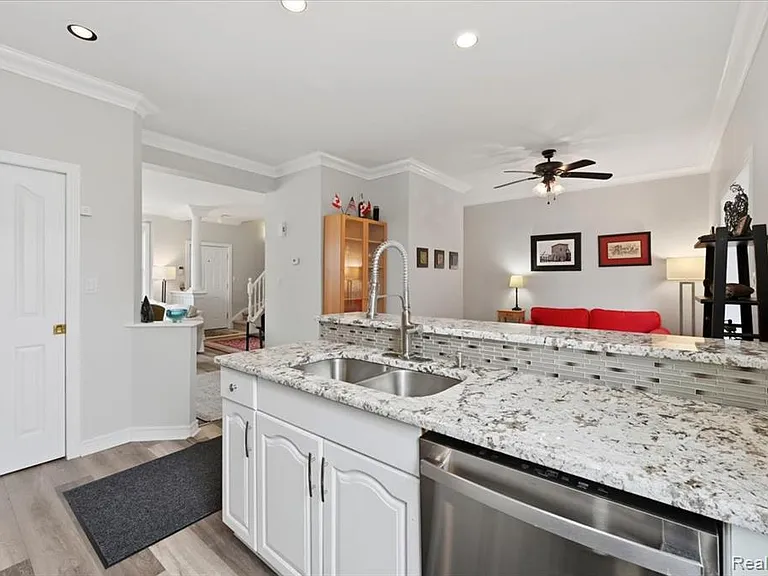 1765 Townsend St — Photo 18
