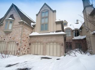 1555 S Paul Le Comte Ct, Palatine, IL 60067